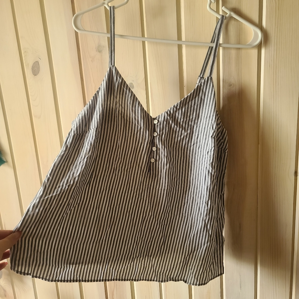 NWOT Pinstriped basic tank - Picture 2 of 4